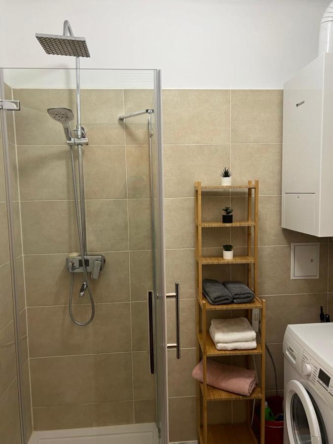 Apartamento 1210 *