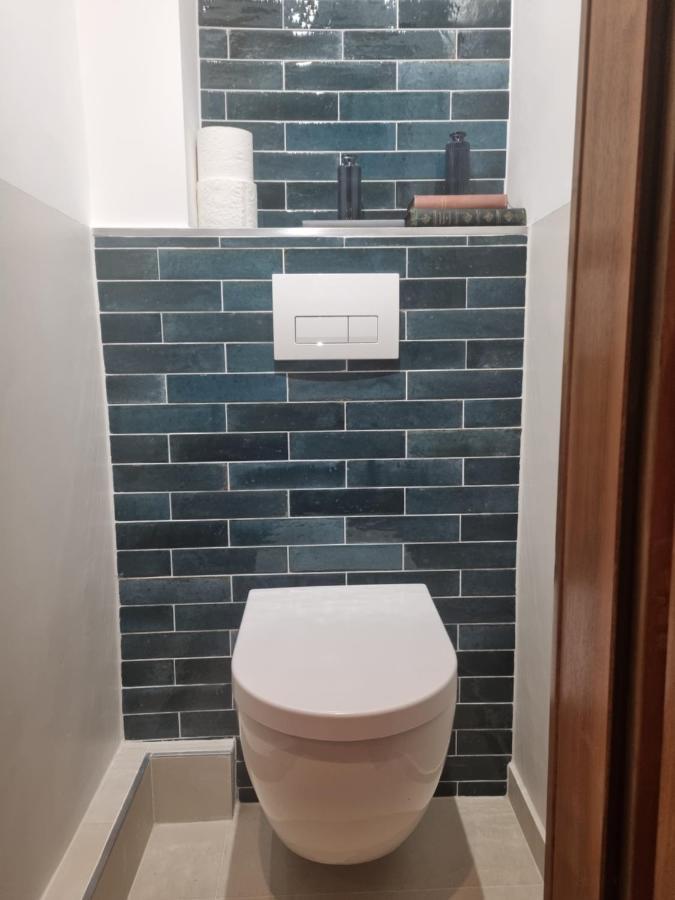 Villa With Private Sauna And Jacuzzi, 8 Min From Schloss Schoebrunn *