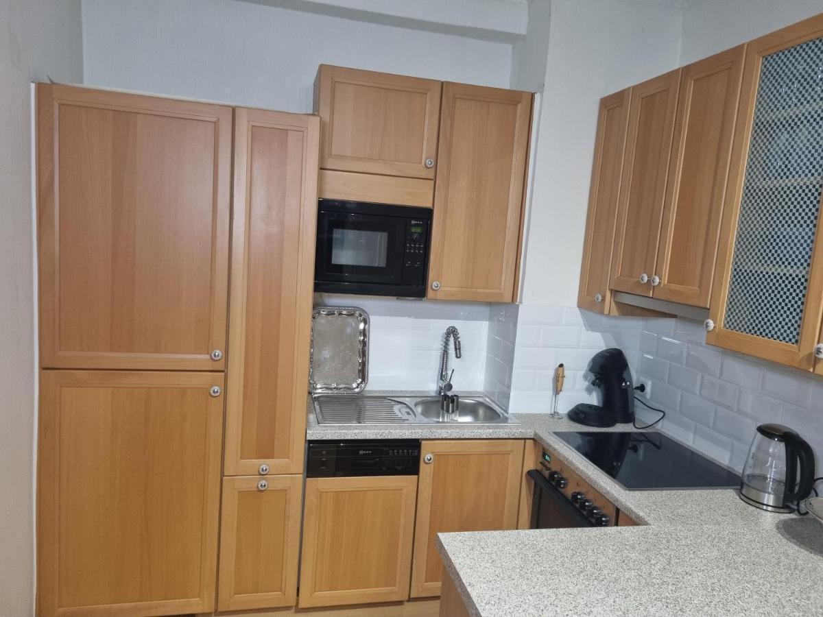 Villa With Private Sauna And Jacuzzi, 8 Min From Schloss Schoebrunn
