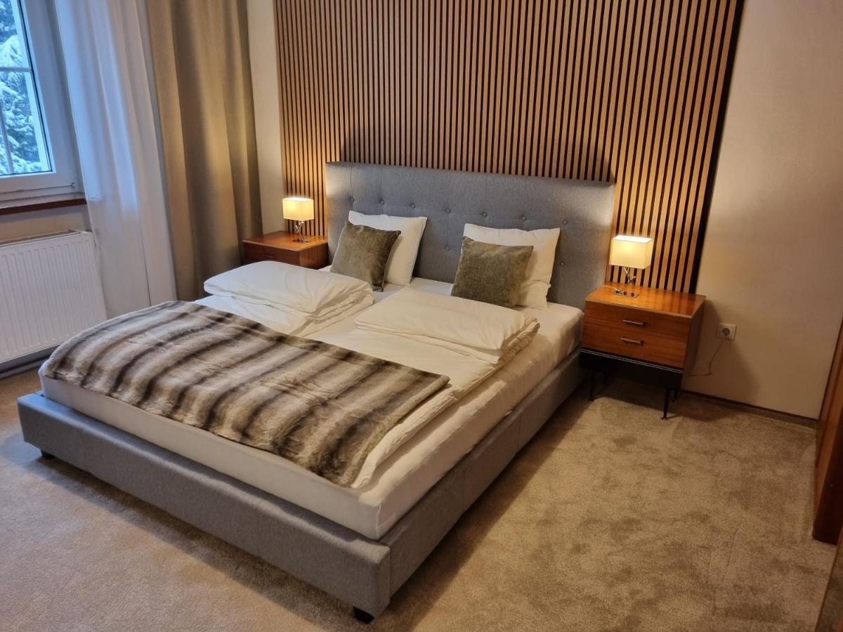 Villa With Private Sauna And Jacuzzi, 8 Min From Schloss Schoebrunn *