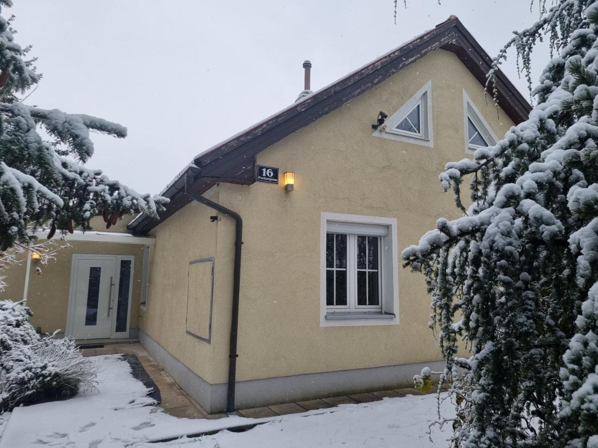 With Private Sauna And Jacuzzi, 8 Min From Schloss Schoebrunn
