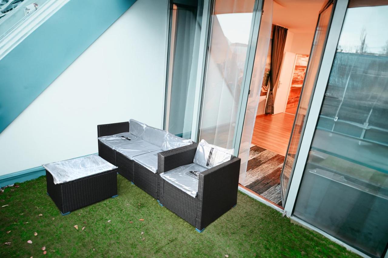 Shopping Center 12 Apartment Vienna
