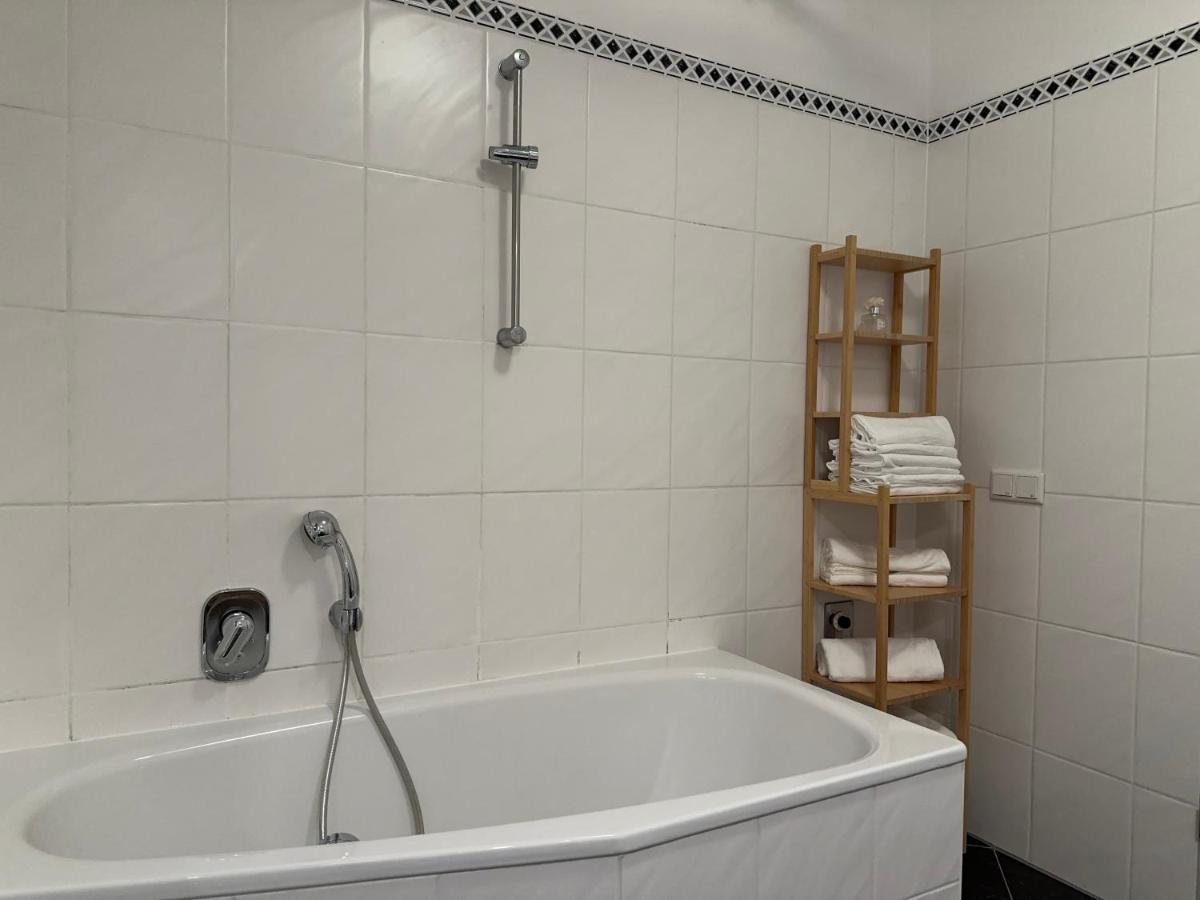 Apartment West2