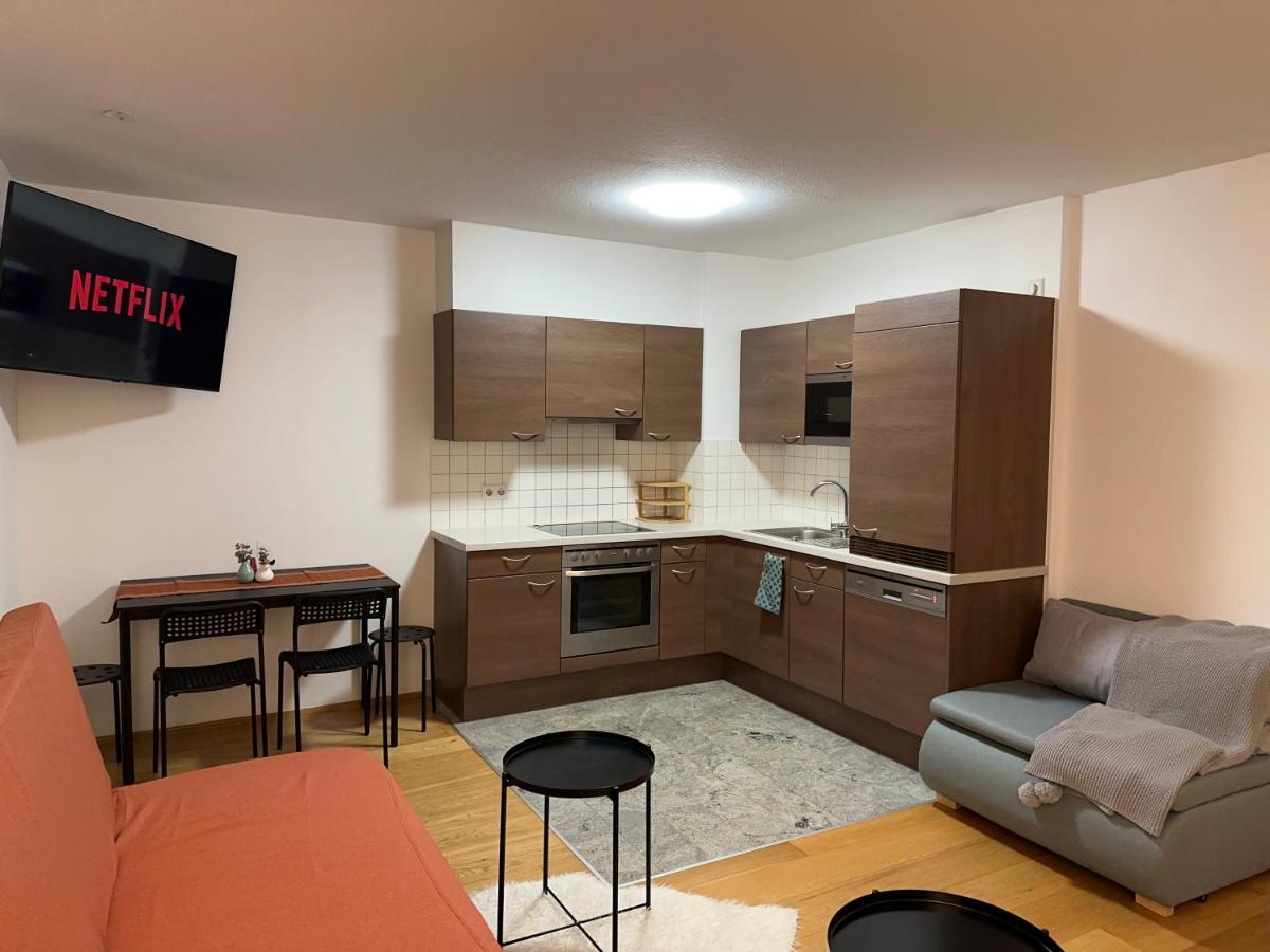 West2 Apartment *