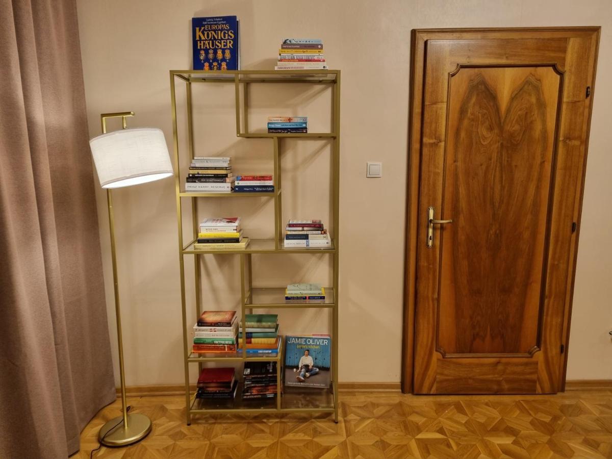 Villa With Private Sauna And Jacuzzi, 8 Min From Schloss Schoebrunn