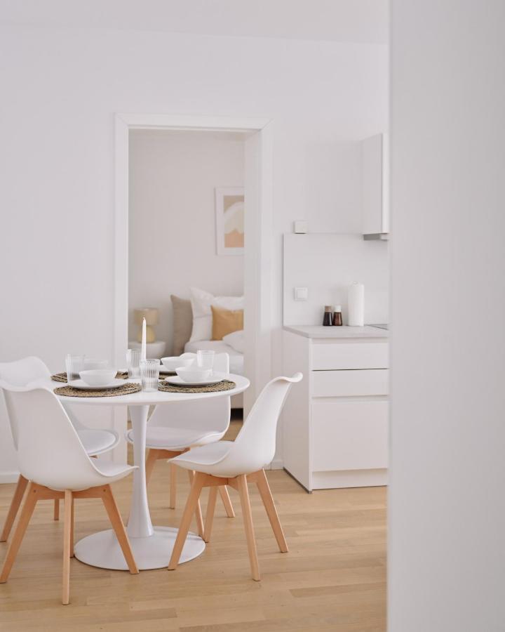 Stylish & Modern - Private Garden & Free Parking Appartamento *