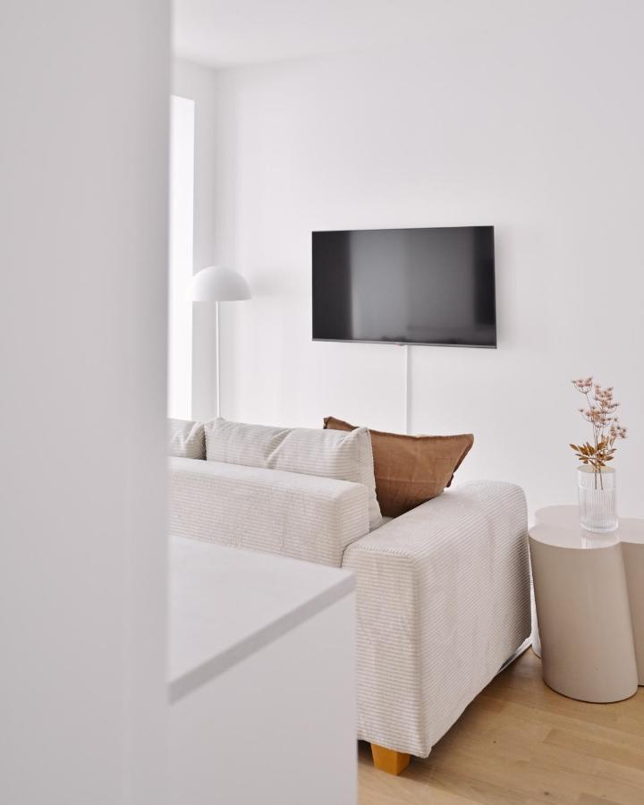 Stylish & Modern - Private Garden & Free Parking Appartamento *