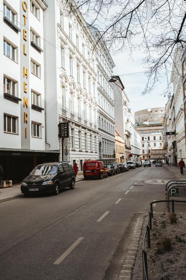 Henri Siebterbezirk Hotel 4*