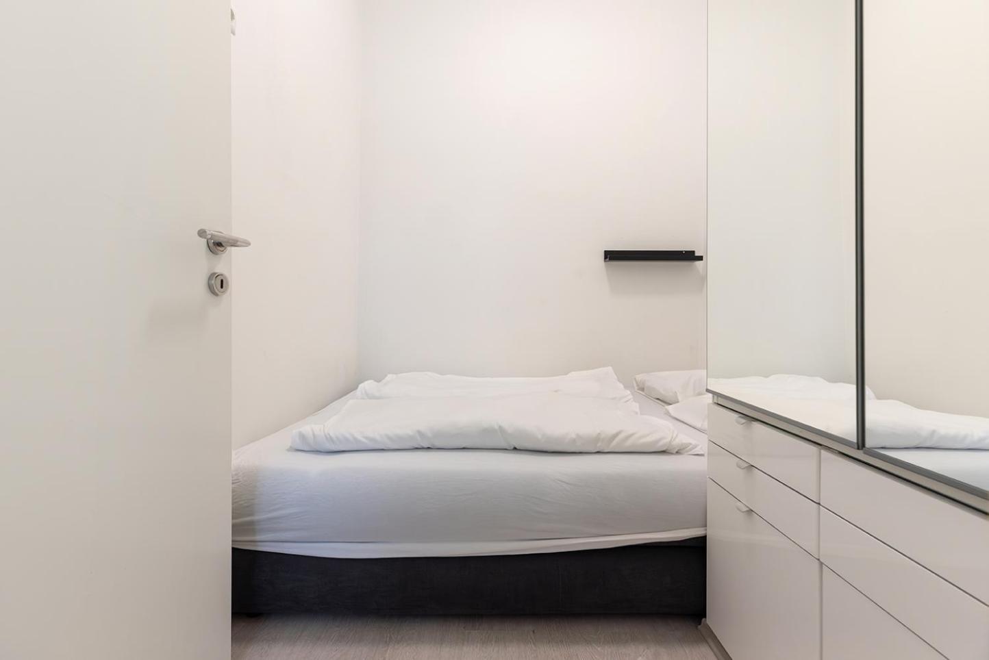 Apartment Neu, Renoviert Und Ruhig, 20 Minuten Ins Zentrum