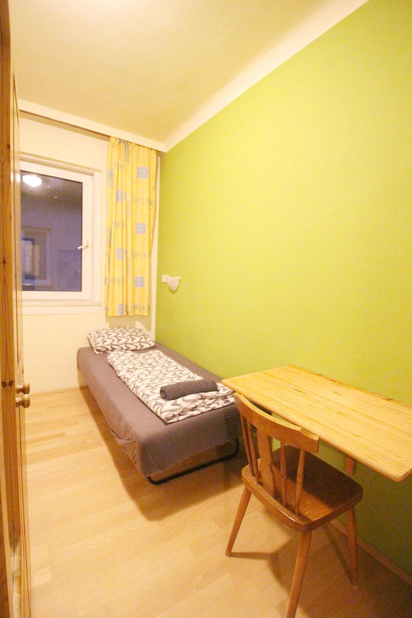 Single In Hutteldorfer Strasse Area Homestay Vienna
