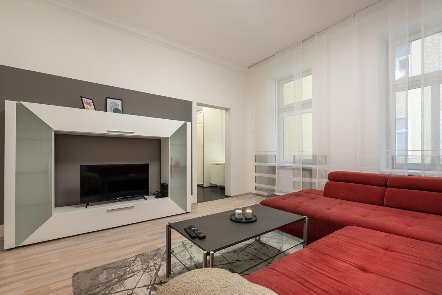Apartment Neu, Renoviert Und Ruhig, 20 Minuten Ins Zentrum