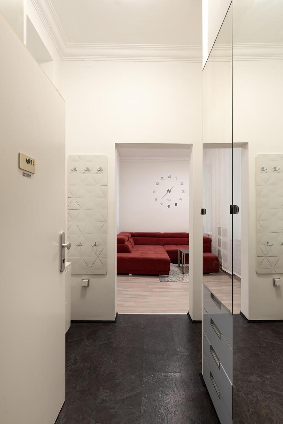 Neu, Renoviert Und Ruhig, 20 Minuten Ins Zentrum