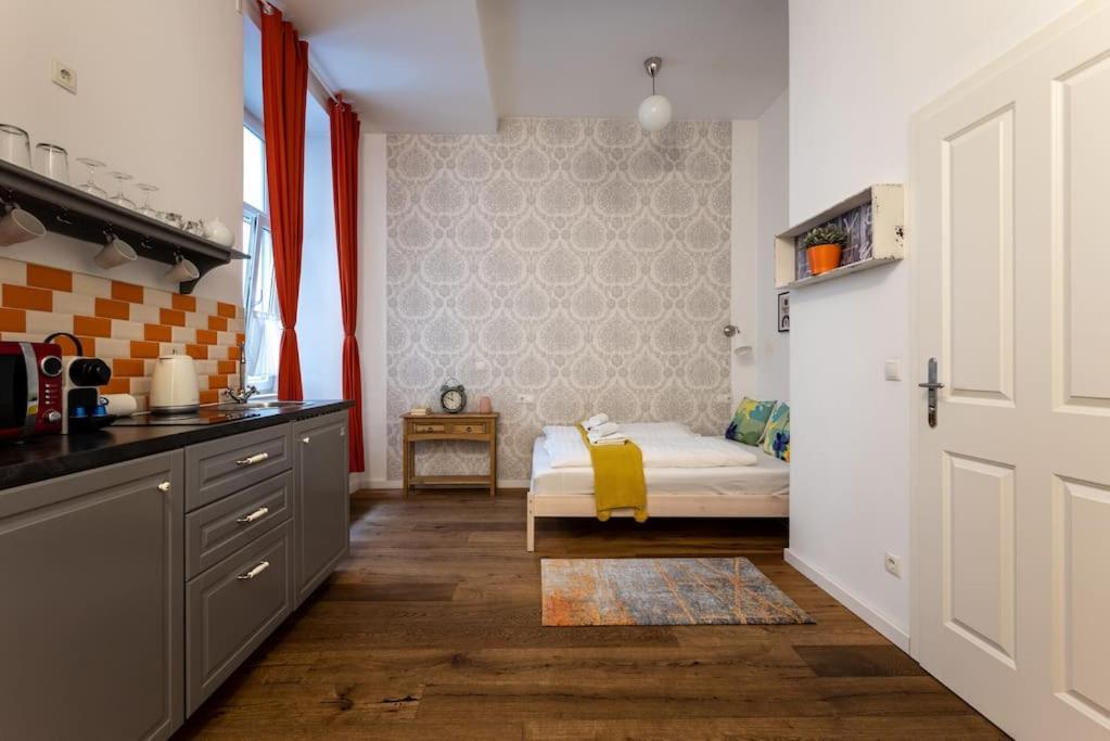 Compact Near Center By Hm Vienna