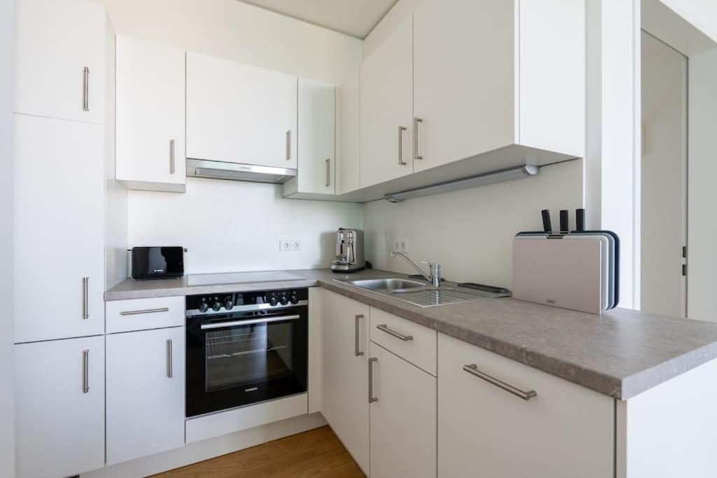 Hm • Modern 1br Vista At Danube