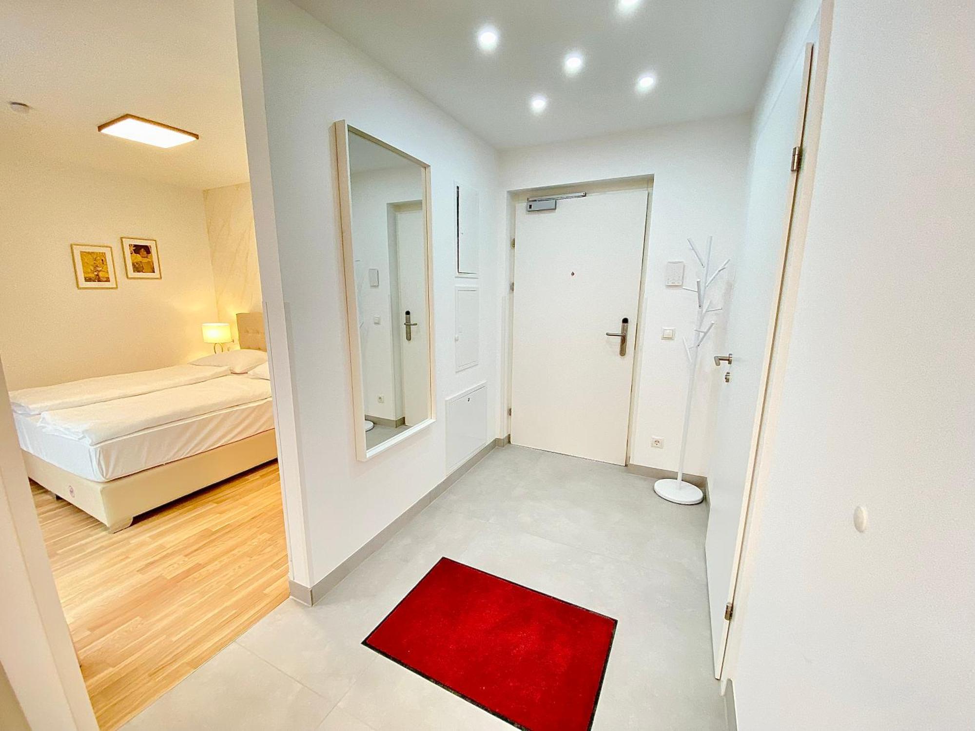 Steiner Residences Rembrandt Apartment