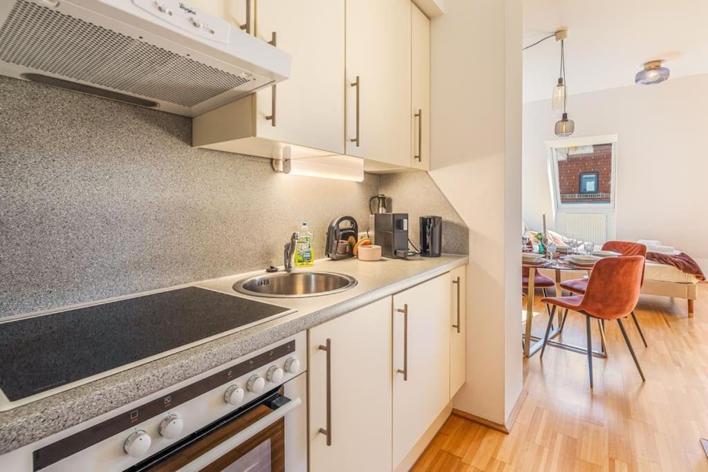 Dry Flower Apt. / 2br. / Rooftop / New Apartment