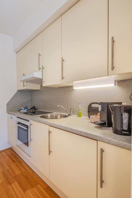 Dry Flower Apt. / 2br. / Rooftop / New Apartment *