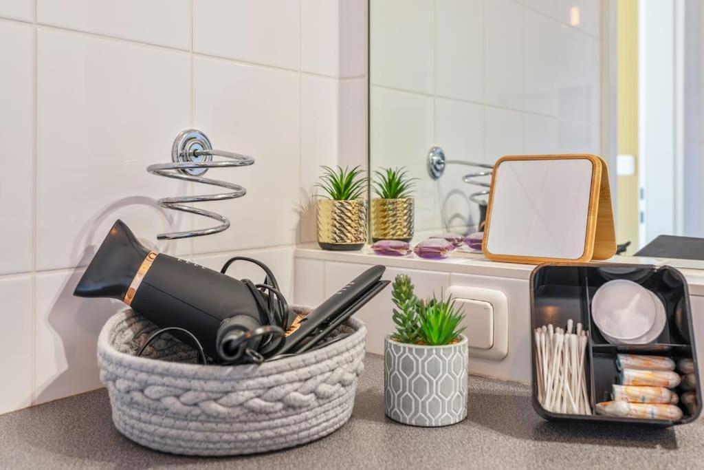 Dry Flower Apt. / 2br. / Rooftop / New * Vienna
