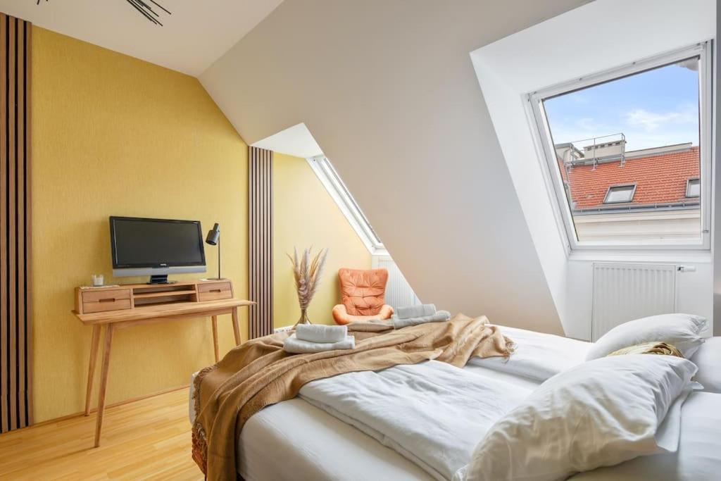Apartment „luxury Loft View“ 4br / Near Centre / Schoenbrun Vienna