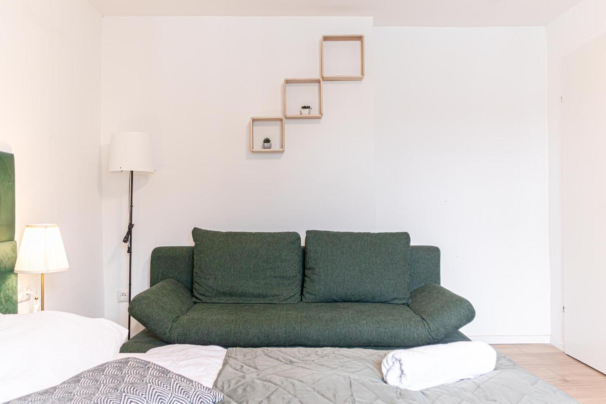 Convenient 2br Apt. Near U6 Station Am Schoepfwerk * Viena