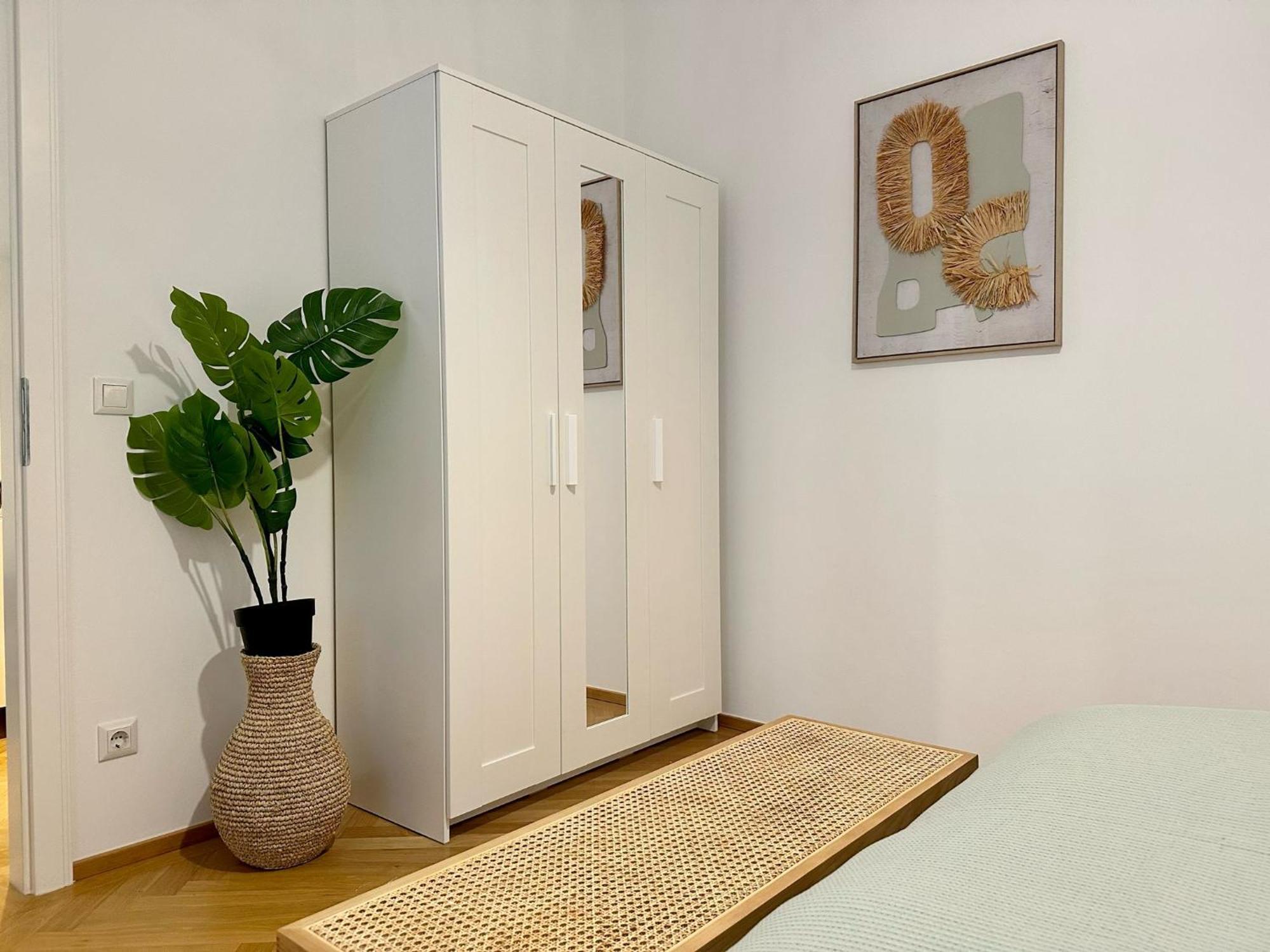 Designer Near Main Station Apartment *