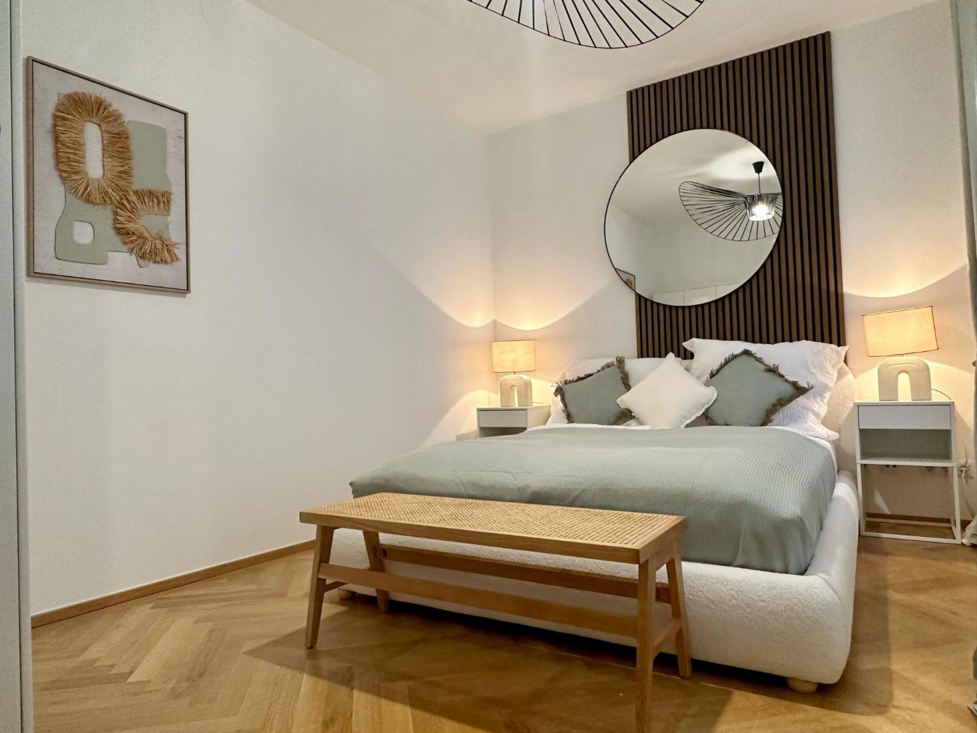 Designer Near Main Station Apartment *
