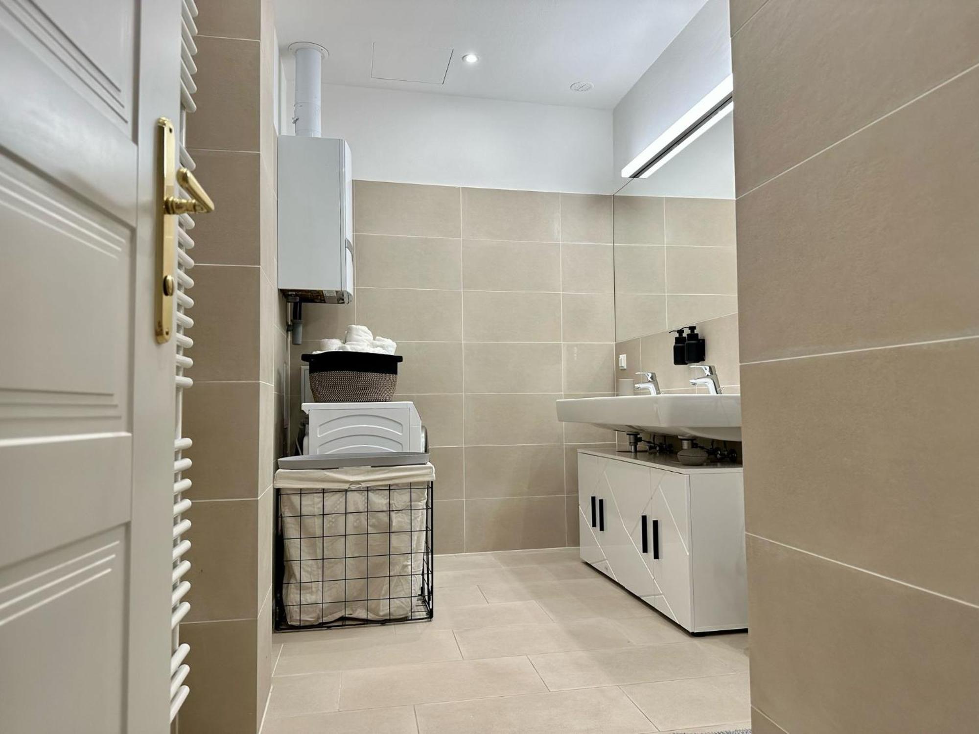 Designer Near Main Station Apartment Vienna