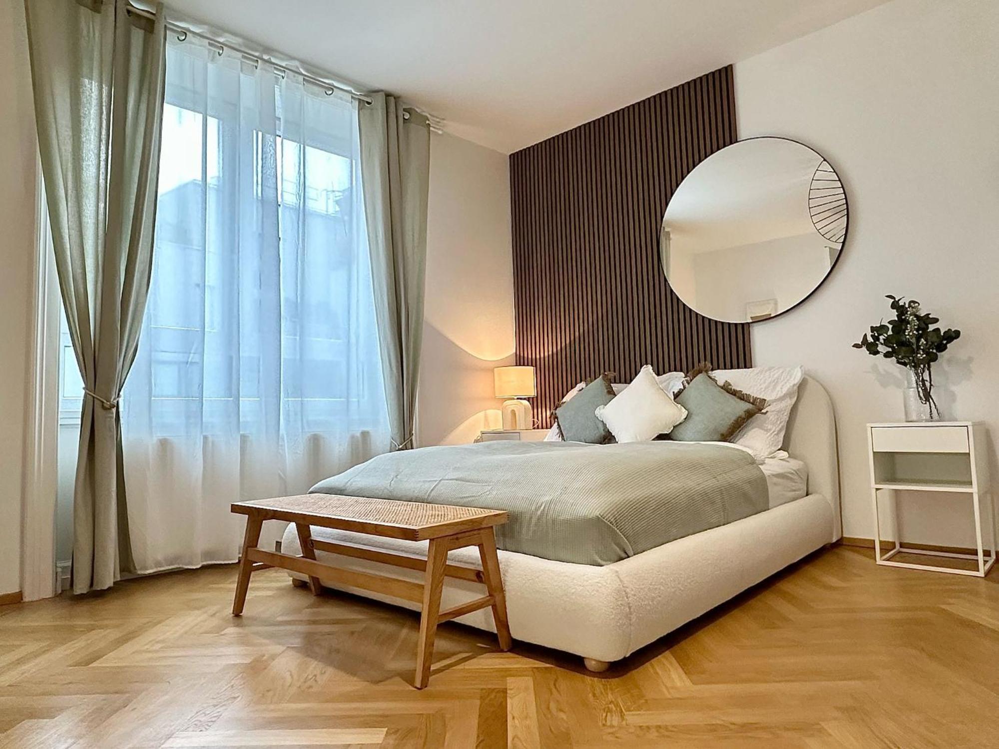 Designer Near Main Station Apartment *