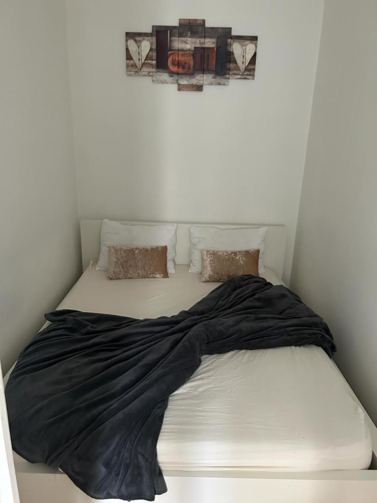 Apartment Elegance Gem With Free Parking And Fast Internet 250 Mbits