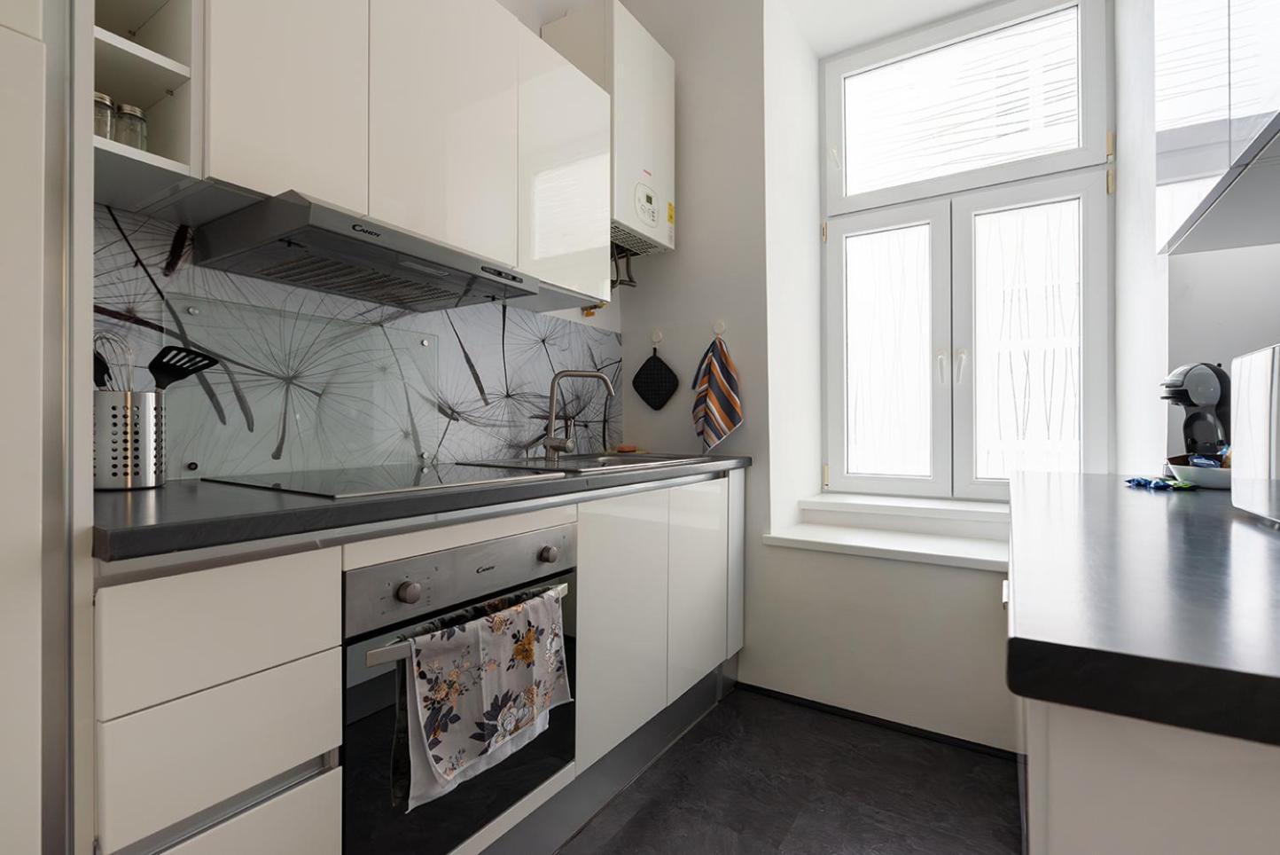 Apartment Neu, Renoviert Und Ruhig, 20 Minuten Ins Zentrum *