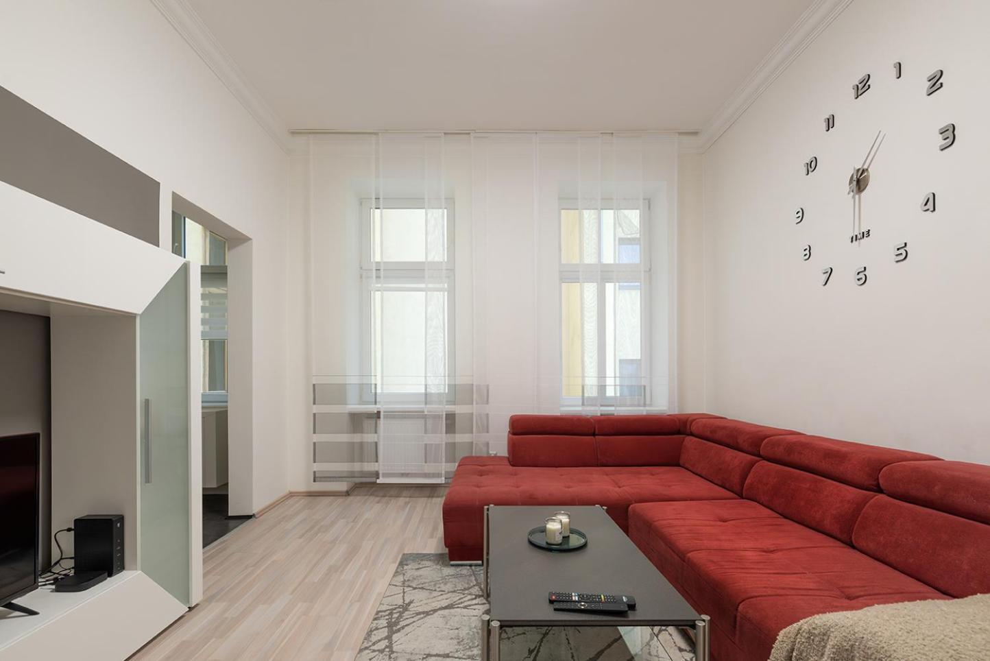 Neu, Renoviert Und Ruhig, 20 Minuten Ins Zentrum