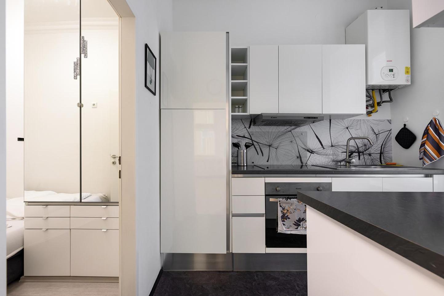 Neu, Renoviert Und Ruhig, 20 Minuten Ins Zentrum Apartment *
