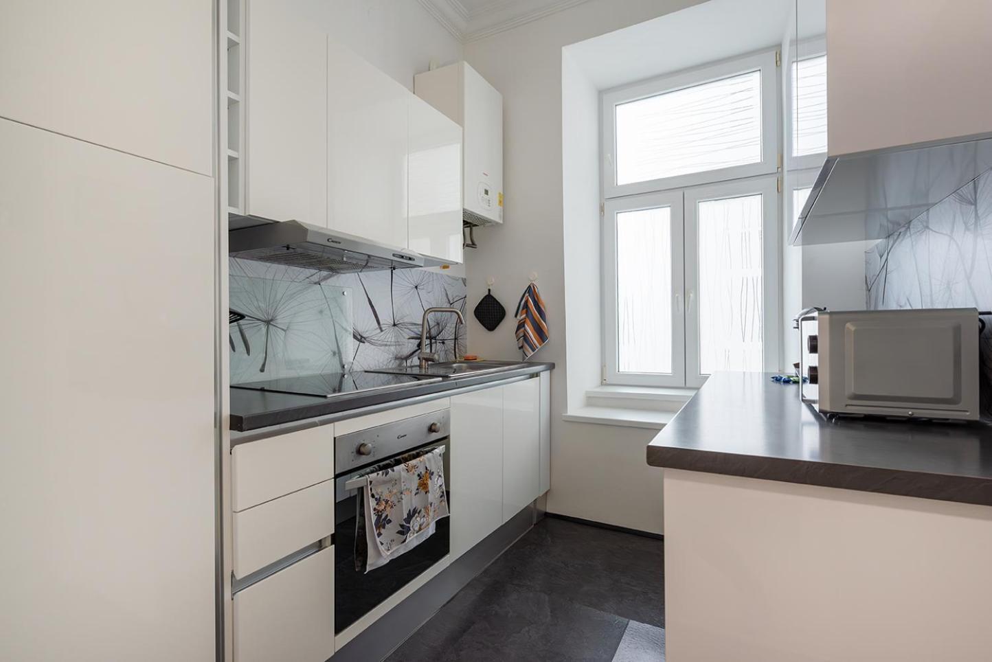 Apartment Neu, Renoviert Und Ruhig, 20 Minuten Ins Zentrum