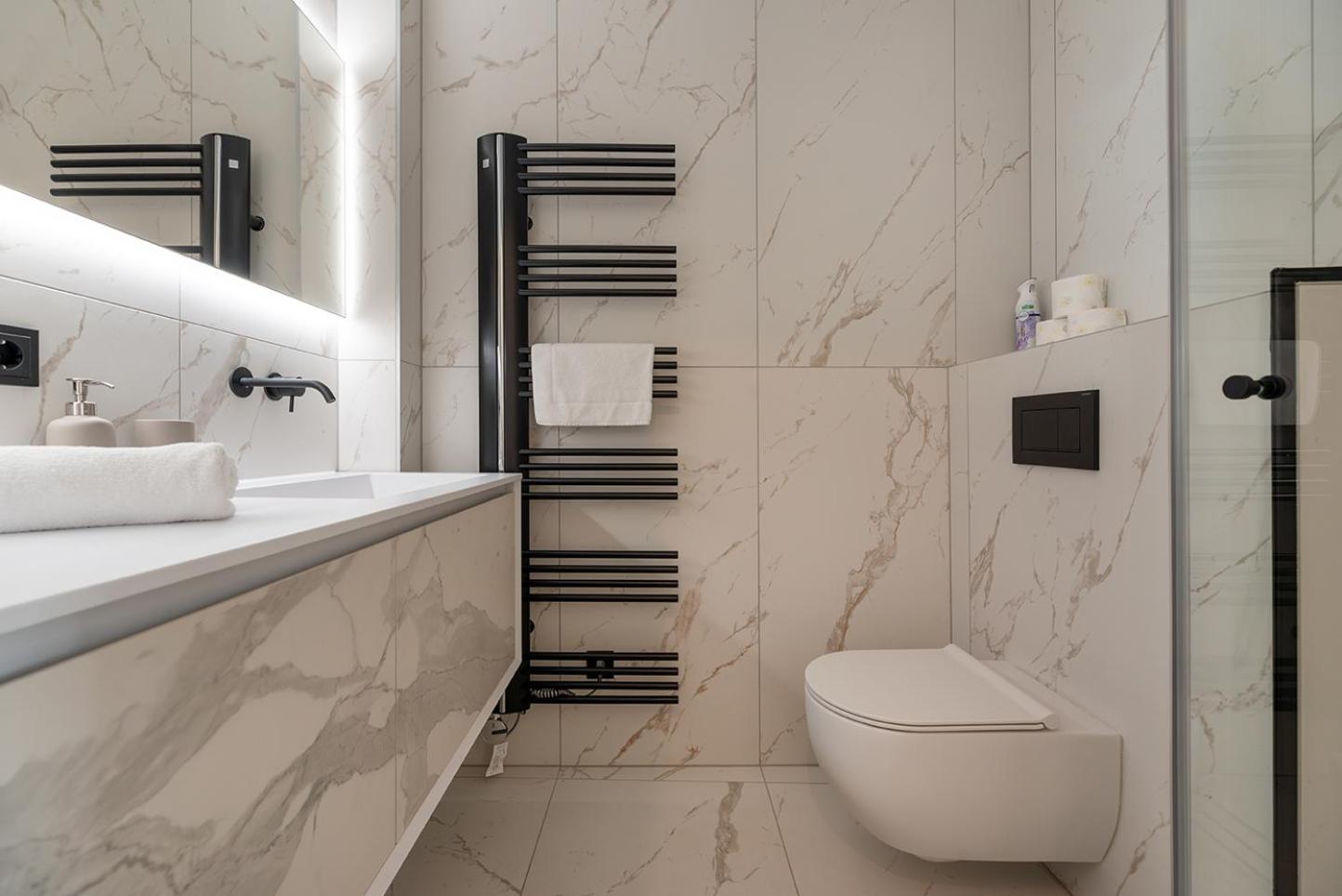 Modern Wohnen Im Renovierten Stil-altbau Viena