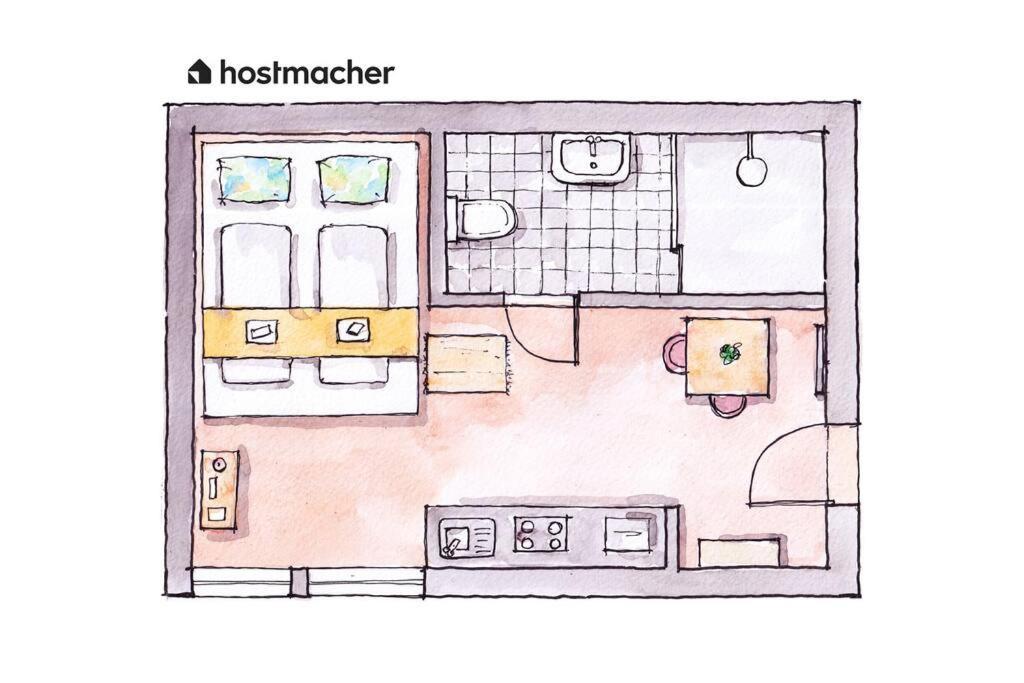 Compact Near Center By Hm *