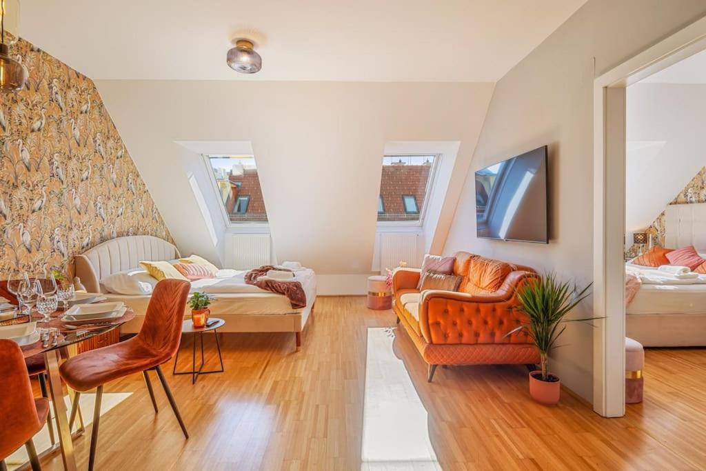 Dry Flower Apt. / 2br. / Rooftop / New *