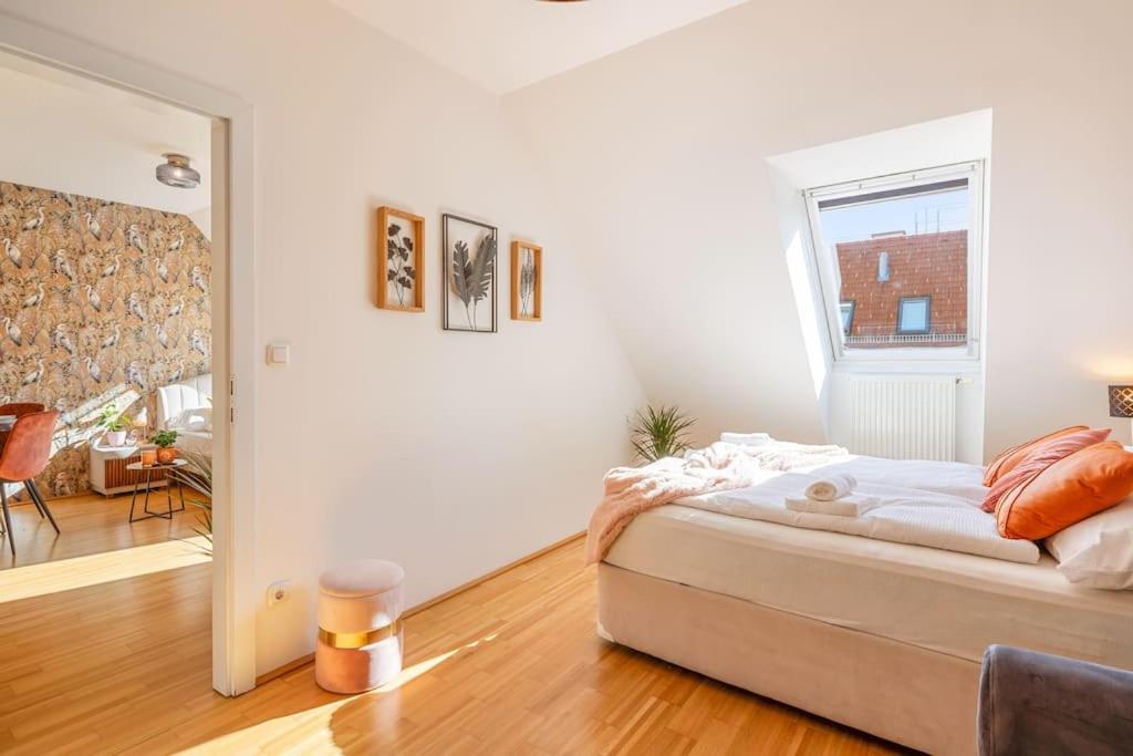 Dry Flower Apt. / 2br. / Rooftop / New Apartment Vienna