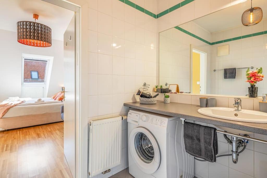 Dry Flower Apt. / 2br. / Rooftop / New *