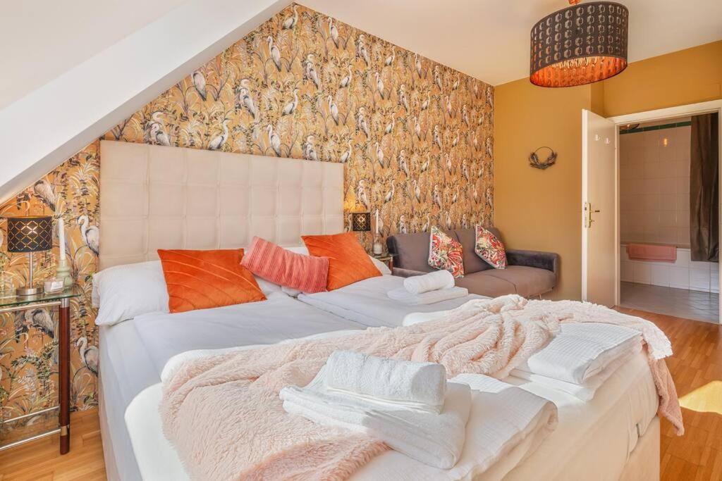 Dry Flower Apt. / 2br. / Rooftop / New Apartment Vienna