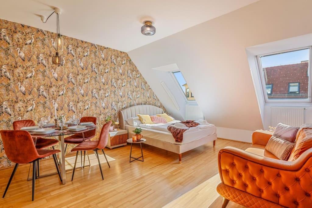 Dry Flower Apt. / 2br. / Rooftop / New Apartment *