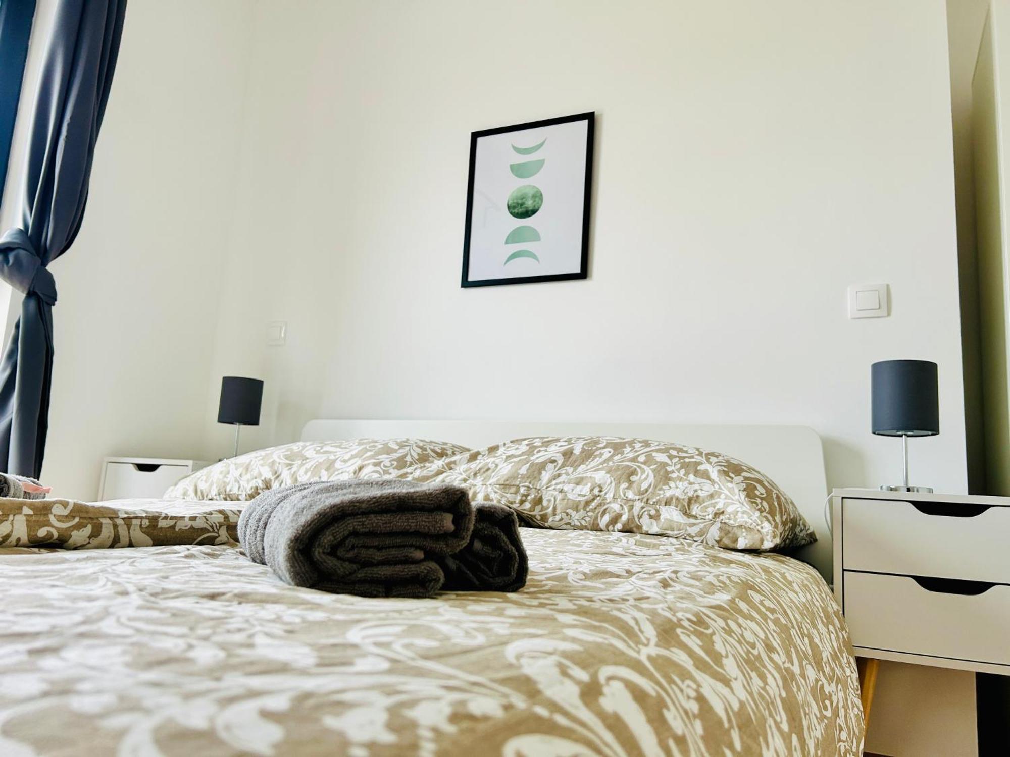 Modern With Balcony & Free Parking - Nearby Metro * Wien