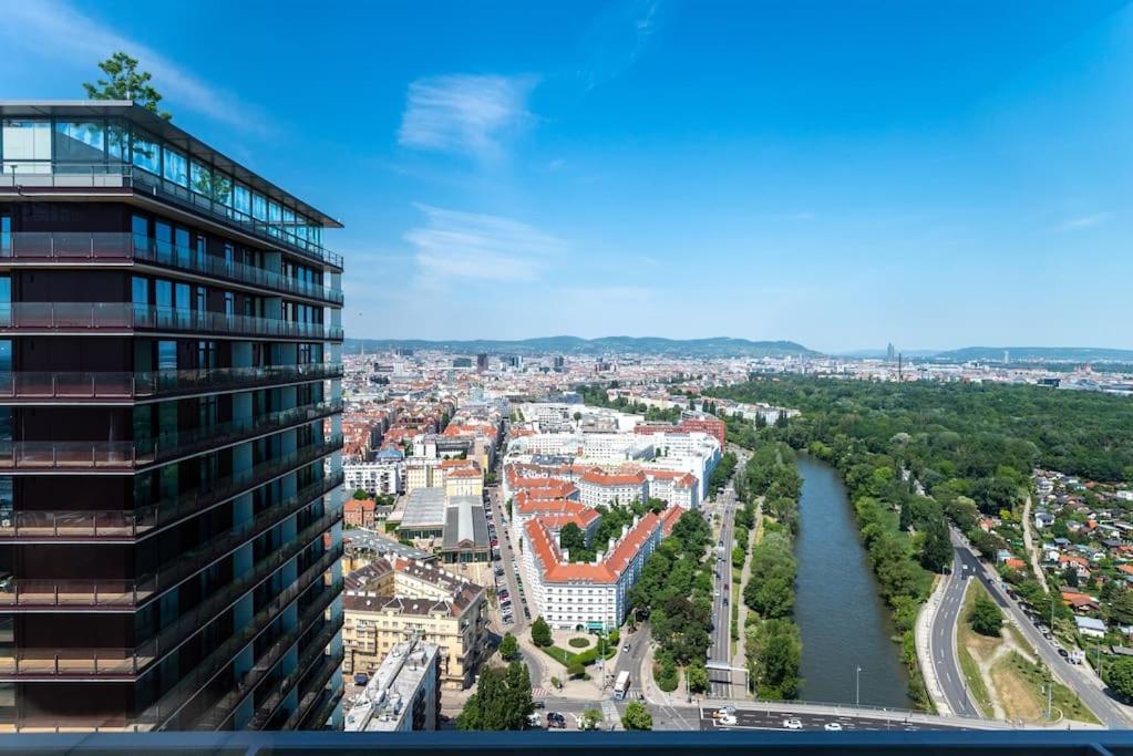 Hm • Modern 1br Vista At Danube *