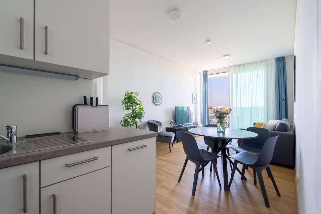 Hm • Modern 1br Vista At Danube * Vienna
