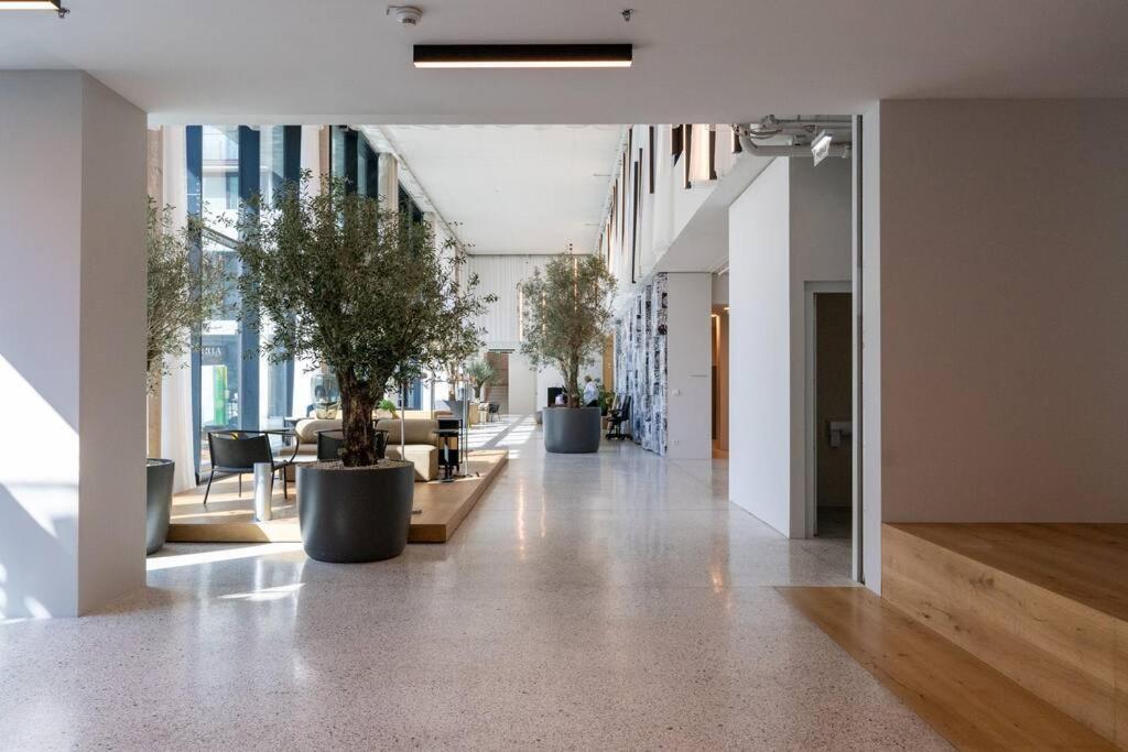 Hm • Modern 1br Vista At Danube Apartment *