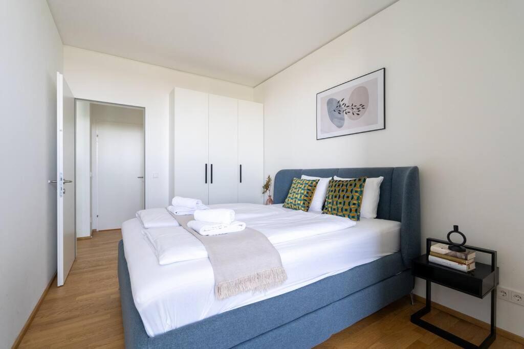 Hm • Modern 1br Vista At Danube Vienna
