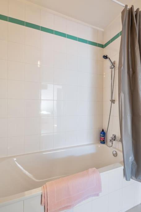 2 Seperate Full / 5 Bedroom / Rooftop / Vienna