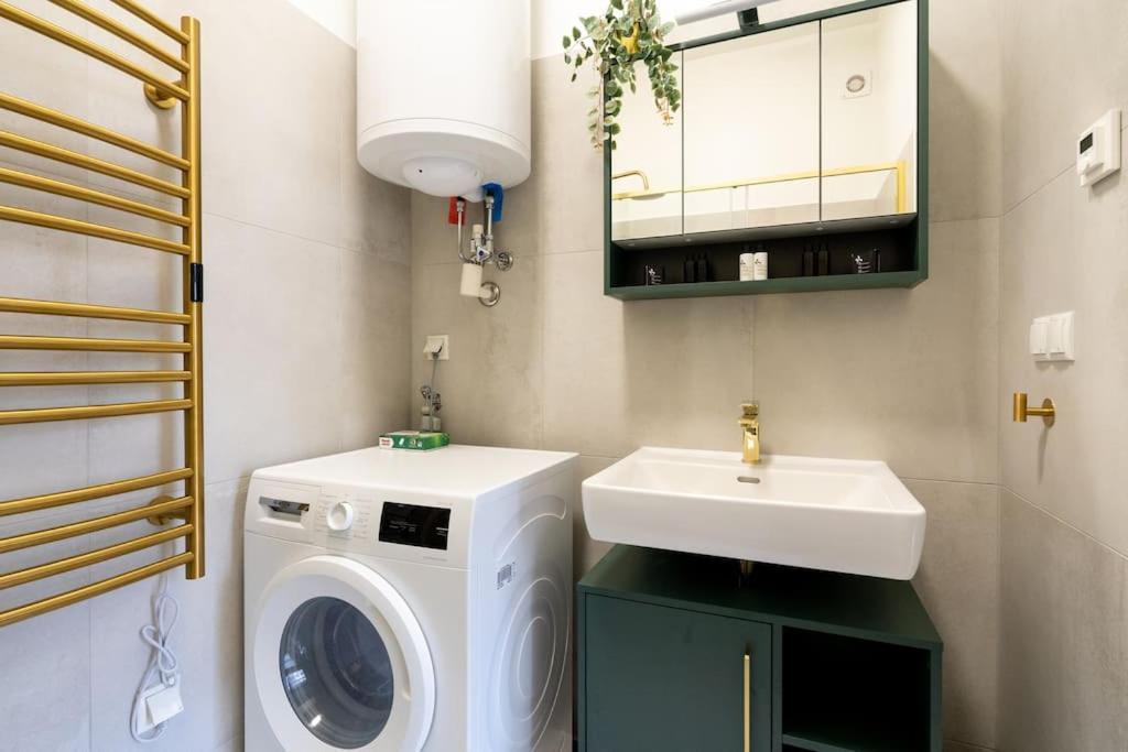 Vogue 2br Suite, Near Pulse By Hm Vienna