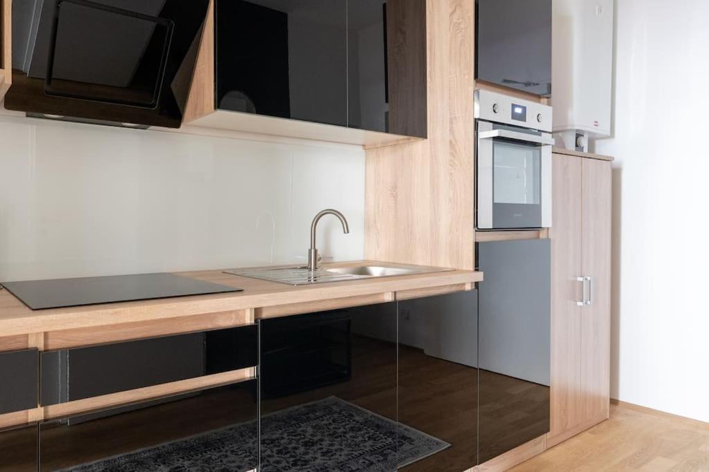 Glam 1br Suite, Easy Path By Hm Appartamento