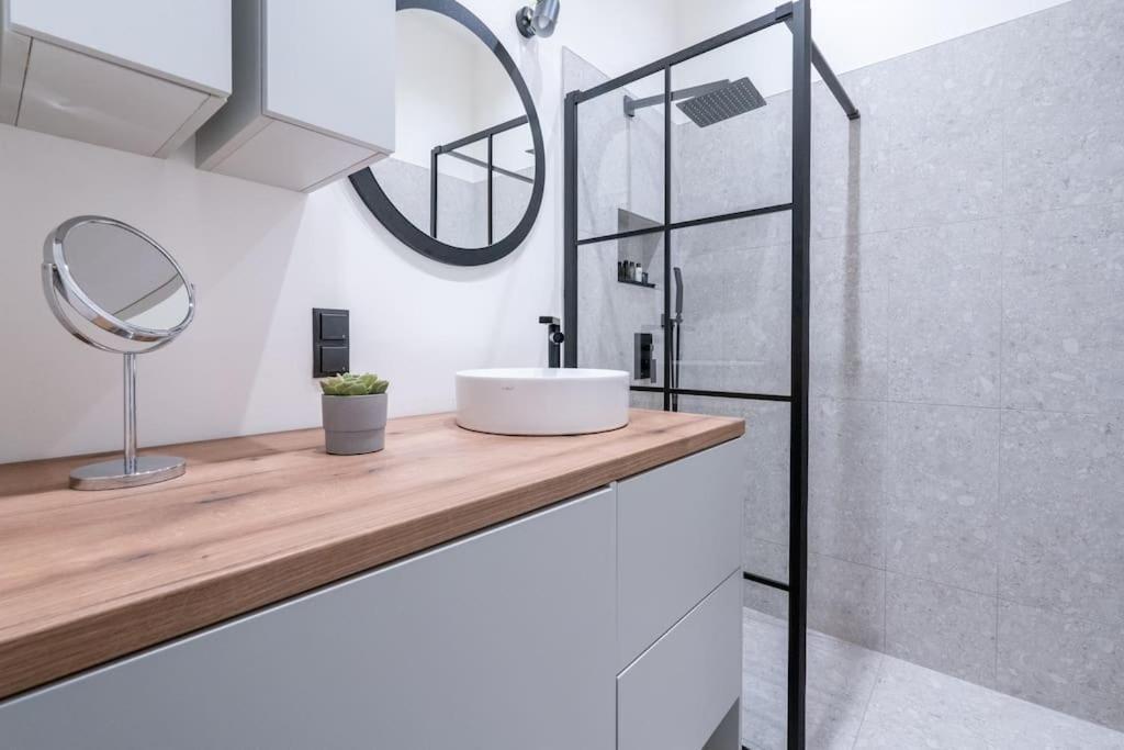Fancy 1br Near Schoenbrunn By Hm Wien