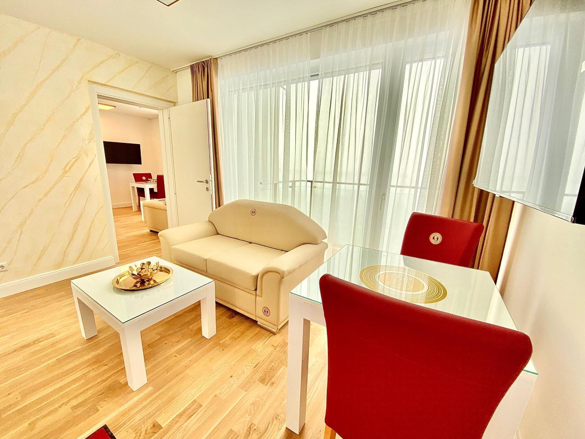 Apartment Steiner Residences Rembrandt *